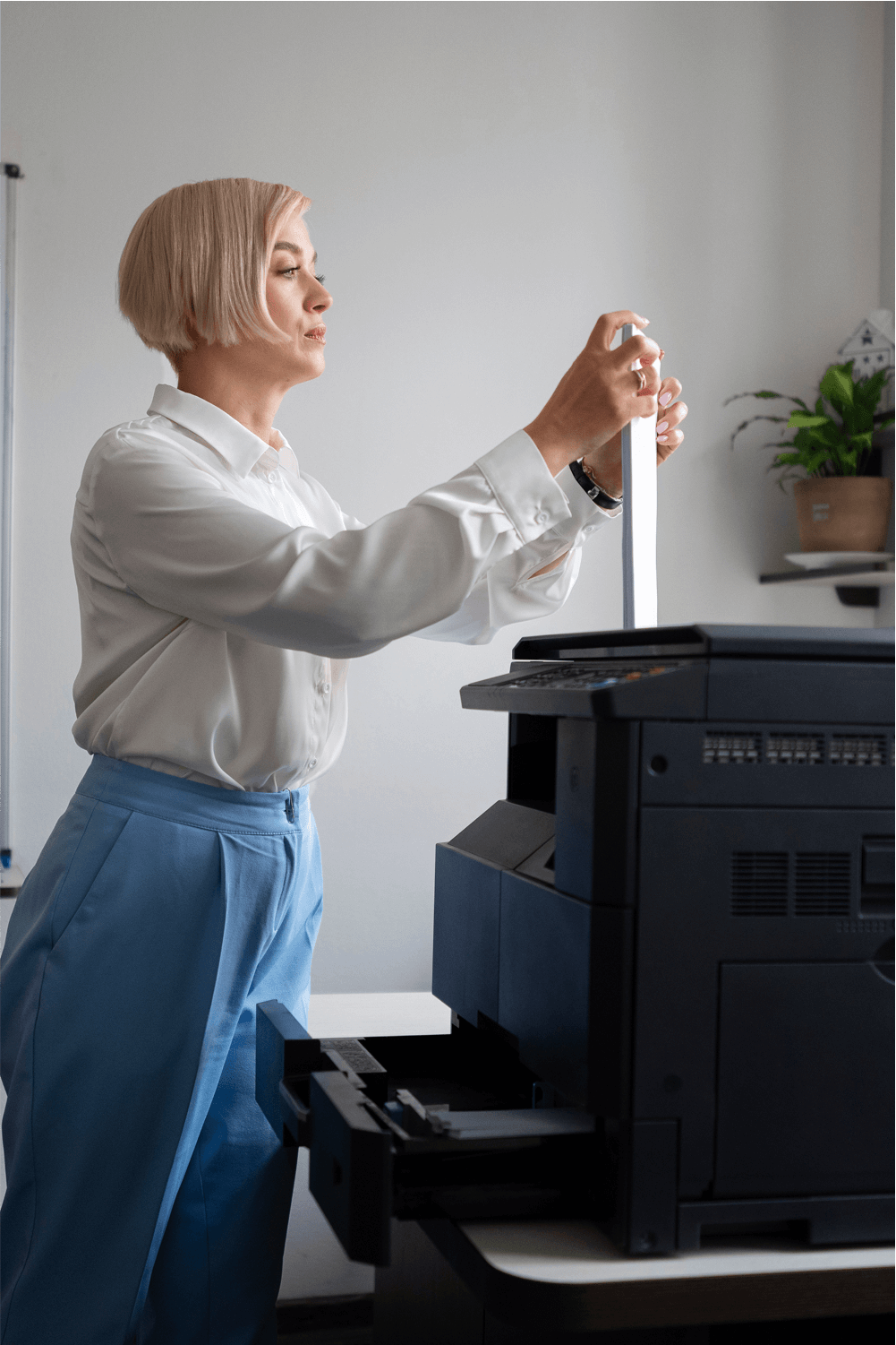 side-view-woman-using-printer_Portrait (1)